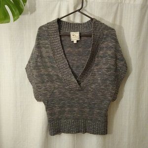 Gray knit sweater vest w/ droopy sleeves 🖤🌹